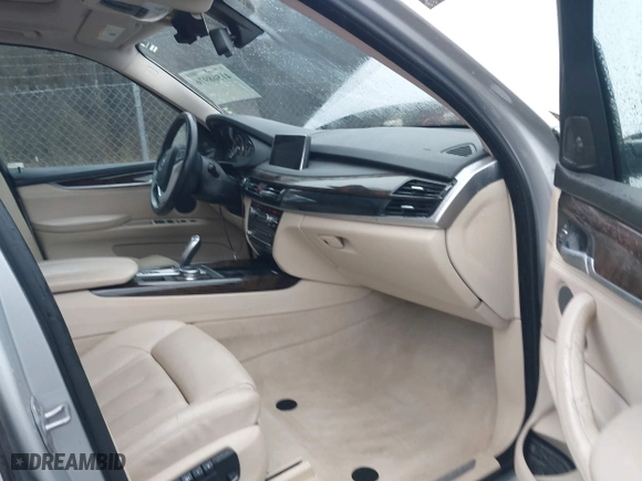 2015 BMW X5 xDrive35d with VIN 5UXKS4C51F0N06221, listed as a IAAI auction lot 41568976 with 162,442 mi miles. Bid and sale history available at carsss.com. Image 5.