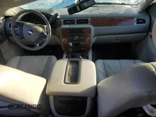 2010 Chevrolet Tahoe LT z VIN 1GNUKBE08AR175617, wystawiony jako Copart lot #48629955 z przebiegiem Nie podano mil oraz Nie do naprawy • Non repairable. Historia ofert i sprzedaży dostępna na DreamBid. Obrazek 8.