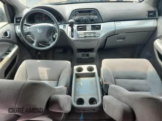 2010 Honda Odyssey EX z VIN 5FNRL3H40AB113165, wystawiony jako Copart lot #59982835 z przebiegiem 206 045 mil mil oraz Nie do naprawy • Non repairable. Historia ofert i sprzedaży dostępna na DreamBid. Obrazek 8.