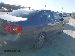 2007 Volkswagen Jetta 2.5 with VIN 3VWSF71KX7M031633, listed as a IAAI auction lot 41666156 with 210,312 mi miles and . Bid and sale history available at DreamBid. Image 4.