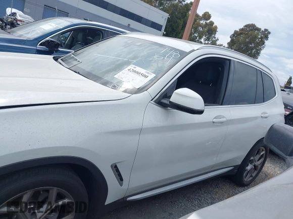 2021 BMW X3 sDrive30i z VIN 5UXTY3C09M9G57711, wystawiony jako IAAI lot #42000500 z przebiegiem 31 312 mil mil oraz . Historia ofert i sprzedaży dostępna na DreamBid. Obrazek 14.