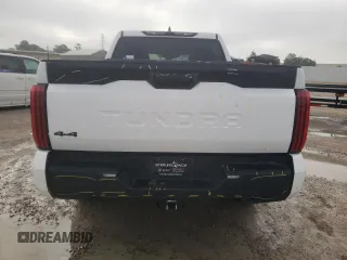 2023 Toyota Tundra SR z VIN 5TFKB5DB2PX073626, wystawiony jako Copart lot #71671243 z przebiegiem 1 188 mil mil oraz . Historia ofert i sprzedaży dostępna na DreamBid. Obrazek 6.