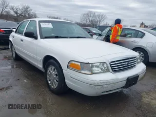 2005 Ford Crown Victoria LX z VIN 2FAFP74WX5X105415, wystawiony jako IAAI lot #41523383 z przebiegiem 119 222 mil mil oraz . Historia ofert i sprzedaży dostępna na DreamBid. Obrazek 1.