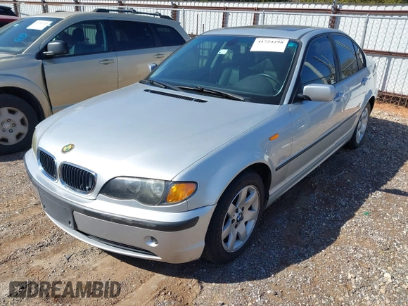 2003 BMW 3 Series 325i with VIN WBAAZ33443PH32847, listed as a IAAI auction lot 41754298 with 165,494 mi miles. Bid and sale history available at carsss.com. Image 2.