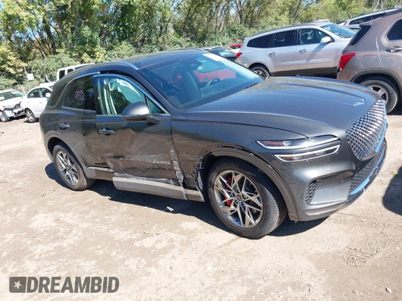 2025 Genesis GV70 2.5T z VIN KMUMADTB3SU178075, wystawiony jako IAAI lot #40492029 z przebiegiem 4 399 mil mil oraz . Historia ofert i sprzedaży dostępna na DreamBid. Obrazek 1.