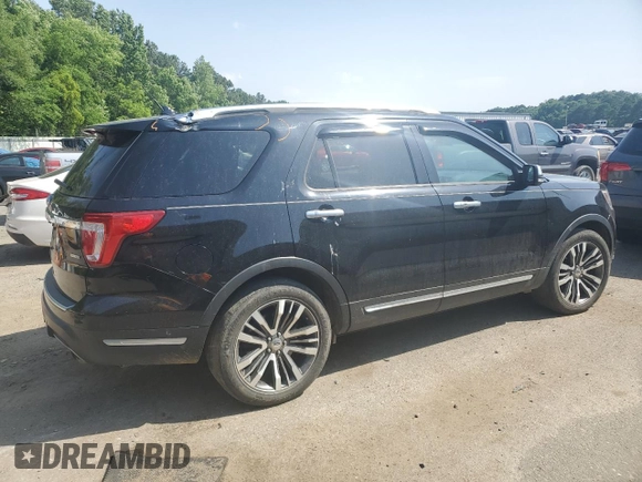 2018 Ford Explorer Platinum z VIN 1FM5K8HT7JGA51982, wystawiony jako Copart lot #57601575 z przebiegiem 126 400 mil mil oraz Szkoda całkowita • Salvage title. Historia ofert i sprzedaży dostępna na DreamBid. Obrazek 3.