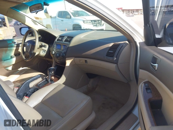 2006 Honda Accord EX-L z VIN 1HGCM56876A170694, wystawiony jako IAAI lot #42299743 z przebiegiem 182 601 mil mil oraz . Historia ofert i sprzedaży dostępna na DreamBid. Obrazek 5.