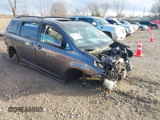 2012 Toyota Sienna SE with VIN 5TDXK3DC5CS264461, listed as a IAAI auction lot 41526874 with 1 mi miles. Bid and sale history available at carsss.com. Image 1.