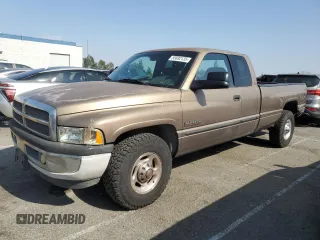 2001 Dodge 2500 z VIN 3B7KC23681G220379, wystawiony jako Copart lot #55692135 z przebiegiem 466 419 mil mil oraz Czysty tytuł • Clean title. Historia ofert i sprzedaży dostępna na DreamBid. Obrazek 1.