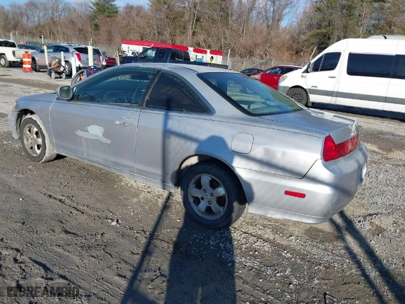 2002 Honda Accord Cpe EX with VIN 1HGCG315X2A031663, listed as a IAAI auction lot 41354728 with NaN miles. Bid and sale history available at carsss.com. Image 3.