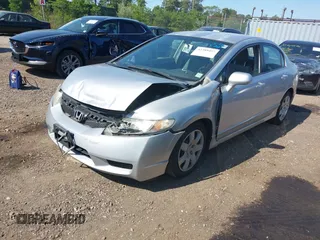 2009 Honda Civic LX z VIN 2HGFA165X9H540160, wystawiony jako IAAI lot #42389457 z przebiegiem 71 737 mil mil oraz . Historia ofert i sprzedaży dostępna na DreamBid. Obrazek 2.
