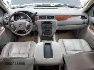 2008 GMC Yukon SLT w/4SB with VIN 1GKFK13028R120139, listed as a Copart auction lot 84847694 with 273,431 mi miles and Salvage Title. Bid and sale history available at carsss.com. Image 8.