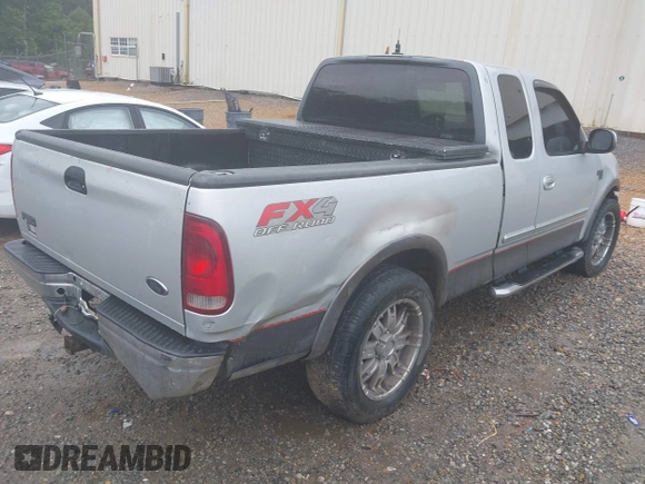 2003 Ford F-150 XL z VIN 1FTRX18W43NA38176, wystawiony jako IAAI lot #42165454 z przebiegiem Nie podano mil oraz . Historia ofert i sprzedaży dostępna na DreamBid. Obrazek 4.