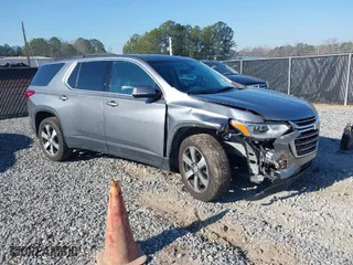 2020 Chevrolet Traverse LT Leather with VIN 1GNERHKW3LJ211114, listed as a IAAI auction lot 41667881 with 124,110 mi miles. Bid and sale history available at carsss.com. Image 1.