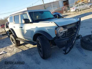 2022 Ford Bronco with VIN 1FMEE5DPXNLB34611, listed as a IAAI auction lot 41667235 with 38,460 mi miles. Bid and sale history available at carsss.com. Image 1.