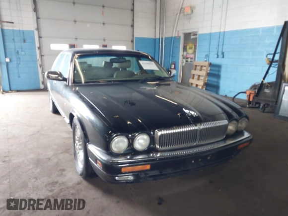 1997 Jaguar XJ Vanden Plas with VIN SAJKX6243VC800080, listed as a IAAI auction lot 42190859 with 192,979 mi miles and . Bid and sale history available at DreamBid. Image 6.
