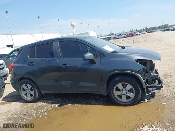 2020 Chevrolet Trax LS with VIN 3GNCJKSB4LL228232, listed as a IAAI auction lot 41670275 with 113,043 mi miles. Bid and sale history available at carsss.com. Image 14.