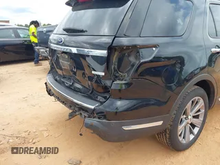 2018 Ford Explorer Limited с VIN 1FM5K7FHXJGB26005, выставлен на аукционе IAAI как лот 42303369 с пробегом 73 054 миль миль и . История ставок и продаж доступна на DreamBid. Изображение 6.