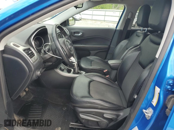 2017 Jeep Compass Latitude z VIN 3C4NJDBB2HT681625, wystawiony jako Copart lot #64820805 z przebiegiem 66 353 mil mil oraz Szkoda całkowita • Salvage title. Historia ofert i sprzedaży dostępna na DreamBid. Obrazek 7.