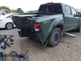 2024 Nissan Frontier SV z VIN 1N6ED1EK5RN660090, wystawiony jako IAAI lot #42258836 z przebiegiem 7 358 mil mil oraz . Historia ofert i sprzedaży dostępna na DreamBid. Obrazek 19.