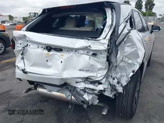 2024 Lexus RX 350 z VIN 2T2BAMBA5RC043718, wystawiony jako IAAI lot #42162415 z przebiegiem 5577 mil mil oraz . Historia ofert i sprzedaży dostępna na DreamBid. Obrazek 6.