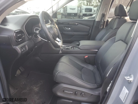 2024 Honda Pilot Touring with VIN 5FNYG1H70RB037781, listed as a Copart auction lot 86406654 with 11,080 mi miles and Salvage Title. Bid and sale history available at carsss.com. Image 7.