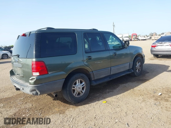 2004 Ford Expedition Special Service with VIN 1FMPU15L94LB62978, listed as a IAAI auction lot 41839156 with 147,700 mi miles. Bid and sale history available at carsss.com. Image 4.