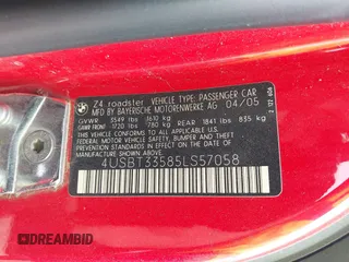 2005 BMW Z4 2.5i z VIN 4USBT33585LS57058, wystawiony jako IAAI lot #42263823 z przebiegiem 122 697 mil mil oraz . Historia ofert i sprzedaży dostępna na DreamBid. Obrazek 9.