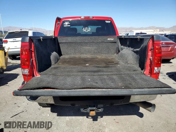 2011 GMC Sierra 2500HD SLT с VIN 1GT121E8XBF134436, выставлен на аукционе Copart как лот 45011735 с пробегом 44 287 миль миль и Списание • Salvage title. История ставок и продаж доступна на DreamBid. Изображение 6.