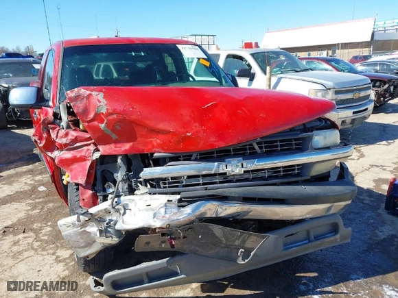 2001 Chevrolet Silverado 1500 LS with VIN 2GCEC19V011162458, listed as a IAAI auction lot 41731501 with 194,931 mi miles. Bid and sale history available at carsss.com. Image 6.