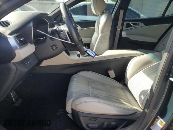 2022 Genesis G70 3.3T with VIN KMTG54TE9NU084593, listed as a Copart auction lot 80367864 with 27,100 mi miles and Salvage Title. Bid and sale history available at DreamBid. Image 7.