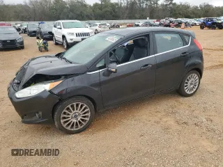 2014 Ford Fiesta Titanium z VIN 3FADP4FJ9EM110690, wystawiony jako Copart lot #48338625 z przebiegiem 175 441 mil mil oraz Szkoda całkowita • Salvage title. Historia ofert i sprzedaży dostępna na DreamBid. Obrazek 1.