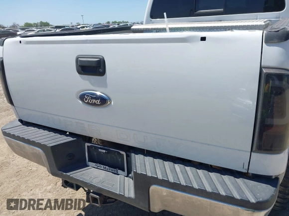2011 Ford Super Duty F-250 SRW XL with VIN 1FT7X2BT8BEA50325, listed as a IAAI auction lot 41967600 with 189,932 mi miles. Bid and sale history available at carsss.com. Image 17.