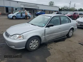 1999 Honda Civic VP z VIN 2HGEJ6619XH530755, wystawiony jako Copart lot #56019075 z przebiegiem 62 059 mil mil oraz Szkoda całkowita • Salvage title. Historia ofert i sprzedaży dostępna na DreamBid. Obrazek 1.