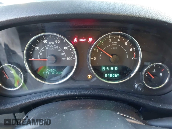 2017 Jeep Wrangler Unlimited Sahara with VIN 1C4BJWEGXHL686766, listed as a IAAI auction lot 41305319 with 97,806 mi miles. Bid and sale history available at carsss.com. Image 7.