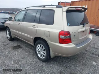 2004 Toyota Highlander with VIN JTEEP21A540014420, listed as a IAAI auction lot 41800588 with 292,532 mi miles. Bid and sale history available at carsss.com. Image 3.