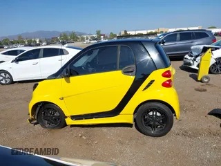 2015 Smart fortwo Passion с VIN WMEEJ3BA4FK807372, выставлен на аукционе IAAI как лот 42586849 с пробегом 229 904 миль миль и . История ставок и продаж доступна на DreamBid. Изображение 15.