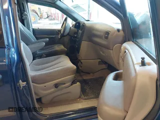 2003 Dodge Grand Caravan with VIN 2D4GP24353R195035, listed as a IAAI auction lot 41574068 with 209,165 mi miles and . Bid and sale history available at DreamBid. Image 5.