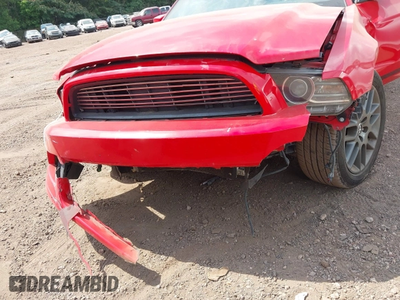 2014 Ford Mustang V6 with VIN 1ZVBP8AMXE5297869, listed as a IAAI auction lot 42452664 with 164,356 mi miles and . Bid and sale history available at DreamBid. Image 6.