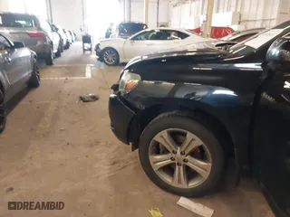 2009 Toyota Highlander Sport with VIN JTEES43A292147672, listed as a IAAI auction lot 41616411 with 148,002 mi miles. Bid and sale history available at carsss.com. Image 6.