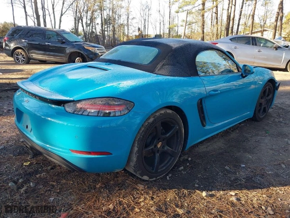 2017 Porsche 718 Boxster with VIN WP0CA2A82HS221013, listed as a IAAI auction lot 41156964 with 71,086 mi miles. Bid and sale history available at carsss.com. Image 4.