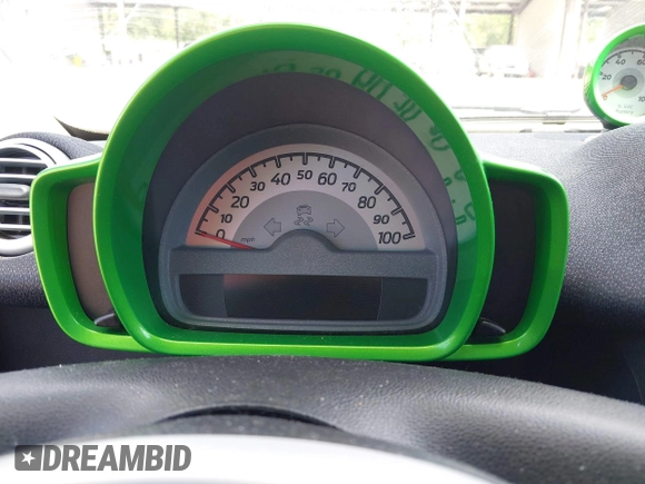 2014 Smart fortwo Passion with VIN WMEEJ9AA5EK783957, listed as a IAAI auction lot 42478047 with Not provided miles and . Bid and sale history available at DreamBid. Image 7.