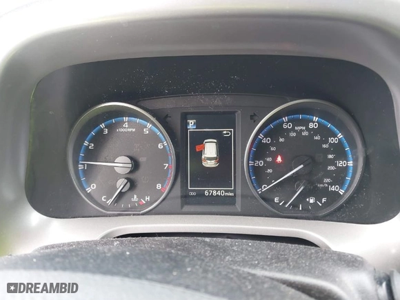 2018 Toyota RAV4 XLE with VIN 2T3RFREV1JW792915, listed as a IAAI auction lot 41607455 with 67,840 mi miles. Bid and sale history available at carsss.com. Image 7.
