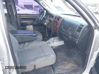 2005 Dodge Dakota SLT z VIN 1D7HW48N35S310086, wystawiony jako IAAI lot #42020235 z przebiegiem 267 357 mil mil oraz . Historia ofert i sprzedaży dostępna na DreamBid. Obrazek 5.