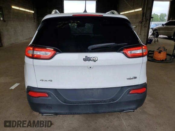 2016 Jeep Cherokee Latitude с VIN 1C4PJMCS8GW215956, выставлен на аукционе Copart как лот 61360485 с пробегом 101 150 миль миль и Списание • Salvage title. История ставок и продаж доступна на DreamBid. Изображение 6.