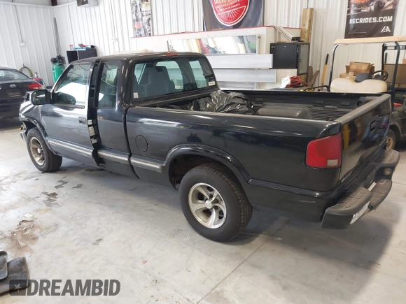 2000 Chevrolet S-10 LS with VIN 1GCCS1943YK168119, listed as a IAAI auction lot 41409246 with 194,506 mi miles. Bid and sale history available at carsss.com. Image 3.