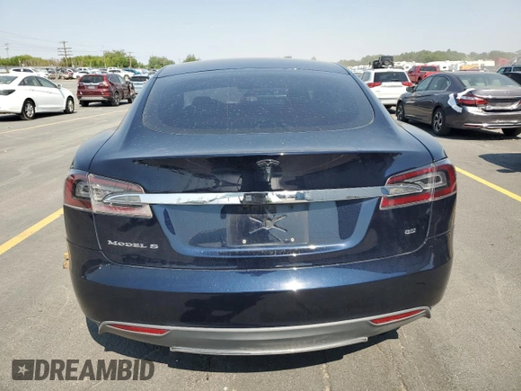 2013 Tesla Model S z VIN 5YJSA1CNXDFP18794, wystawiony jako Copart lot #65090105 z przebiegiem 168 102 mil mil oraz Czysty tytuł • Clean title. Historia ofert i sprzedaży dostępna na DreamBid. Obrazek 6.