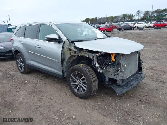 2019 Toyota Highlander SE with VIN 5TDJZRFH8KS727883, listed as a IAAI auction lot 41882956 with 56,043 mi miles. Bid and sale history available at carsss.com. Image 1.