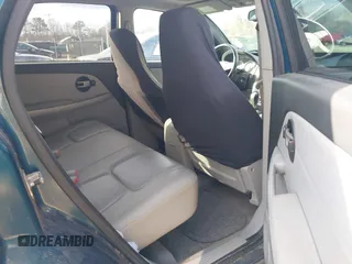 2006 Chevrolet Equinox LT with VIN 2CNDL73F366207561, listed as a IAAI auction lot 41739703 with 170,584 mi miles. Bid and sale history available at carsss.com. Image 8.