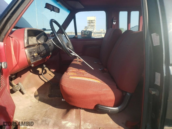 1988 Ford F-250 with VIN 1FTHX26M5JKA25728, listed as a Copart auction lot 62624414 with 41,822 mi miles and Salvage Title. Bid and sale history available at carsss.com. Image 7.